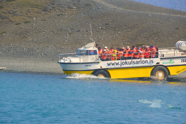 Duck Boat tour in Glacier Lagoon